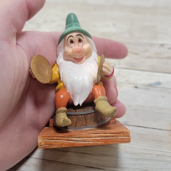 Walt Disney Figure Snow White & 65th Anniversary Bashful 2002 Enesco - Picture 9 of 13